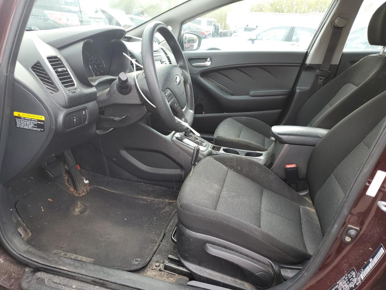 3KPFK4A71JE171565 2018 Kia Forte Lx