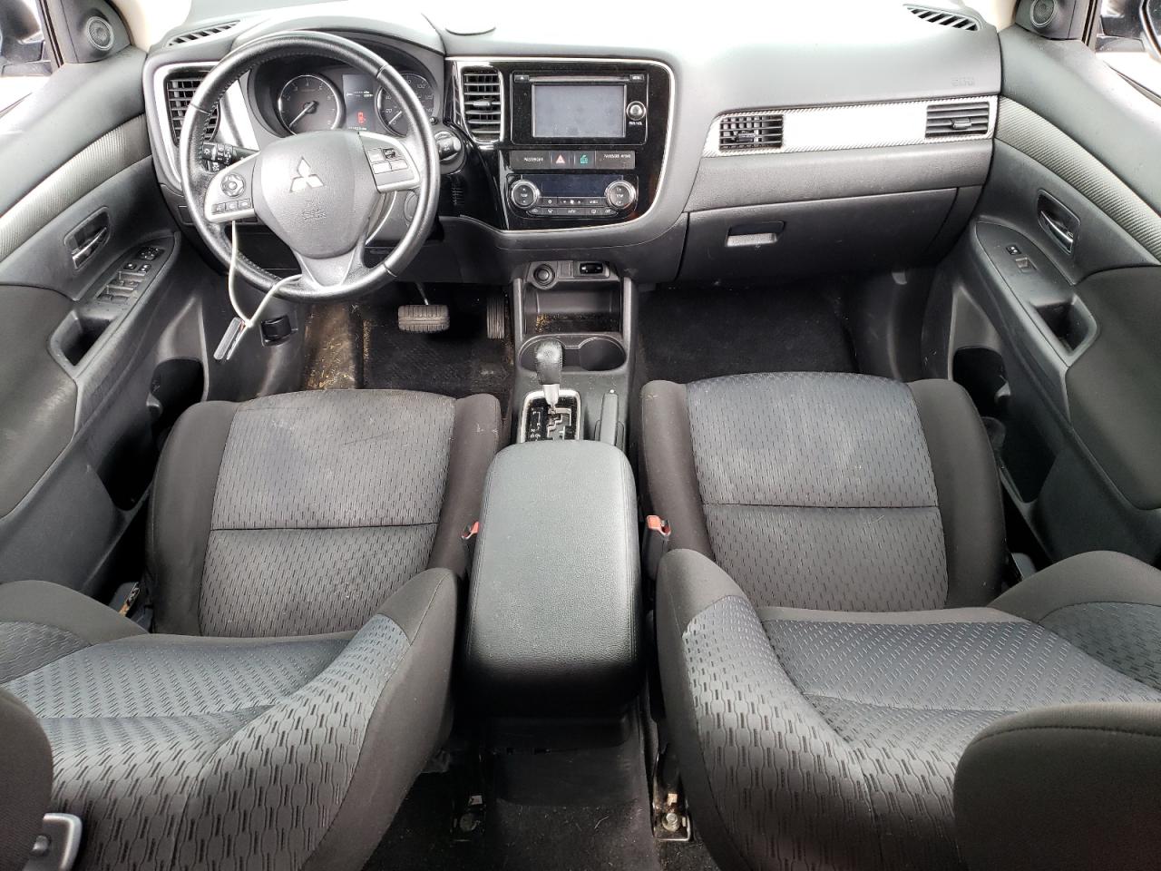 JA4AZ3A34EZ013688 2014 Mitsubishi Outlander Se