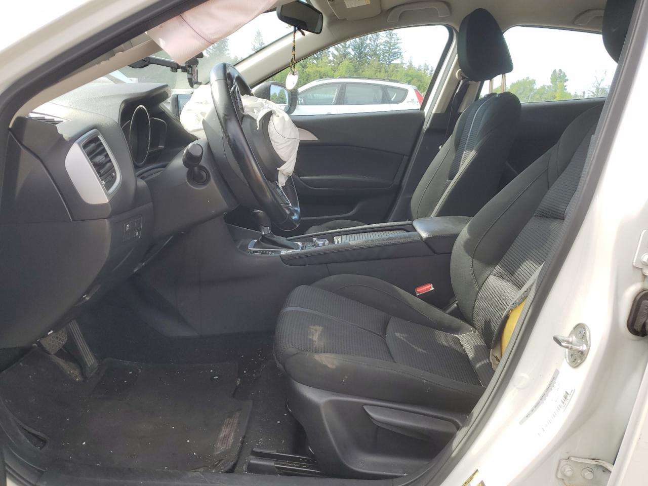 JM1BN1V70J1187175 2018 Mazda 3 Touring