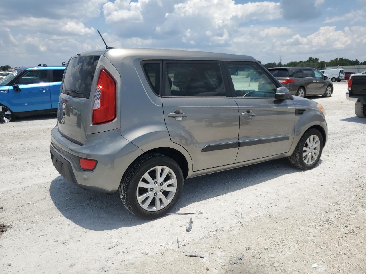 KNDJT2A65D7570034 2013 Kia Soul +