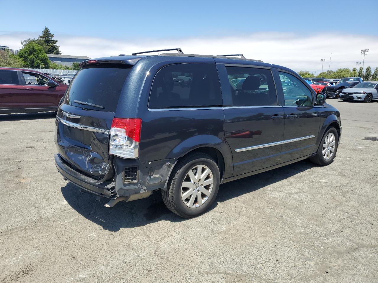 2C4RC1BG1DR744104 2013 Chrysler Town & Country Touring