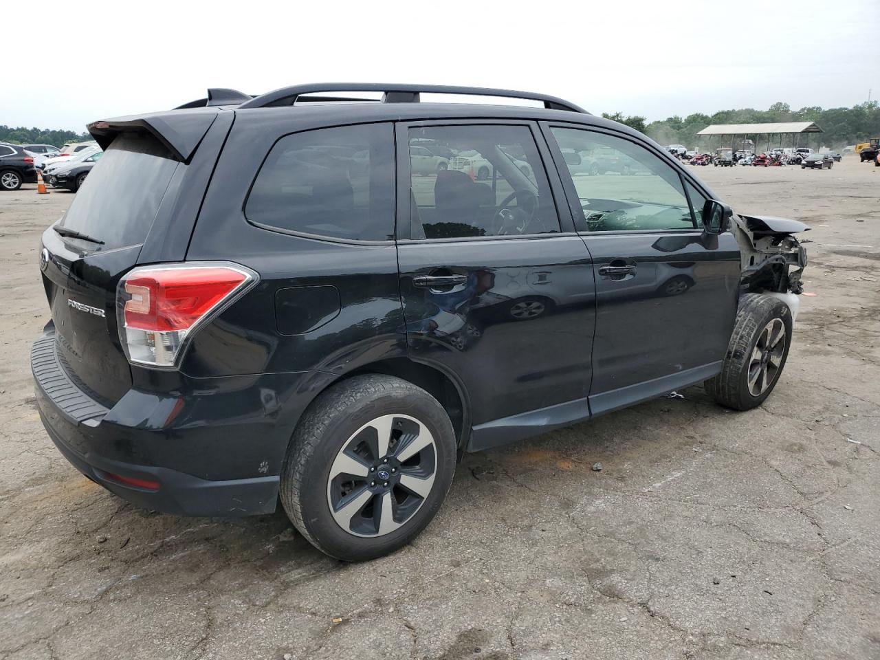 2018 Subaru Forester 2.5I Premium vin: JF2SJAGC1JH565146