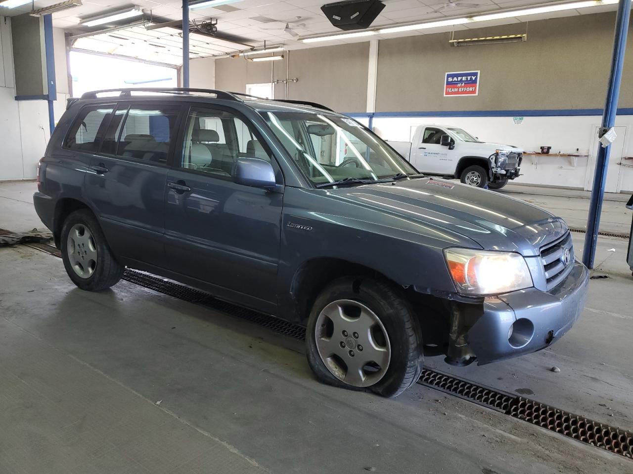 JTEEP21A240005853 2004 Toyota Highlander