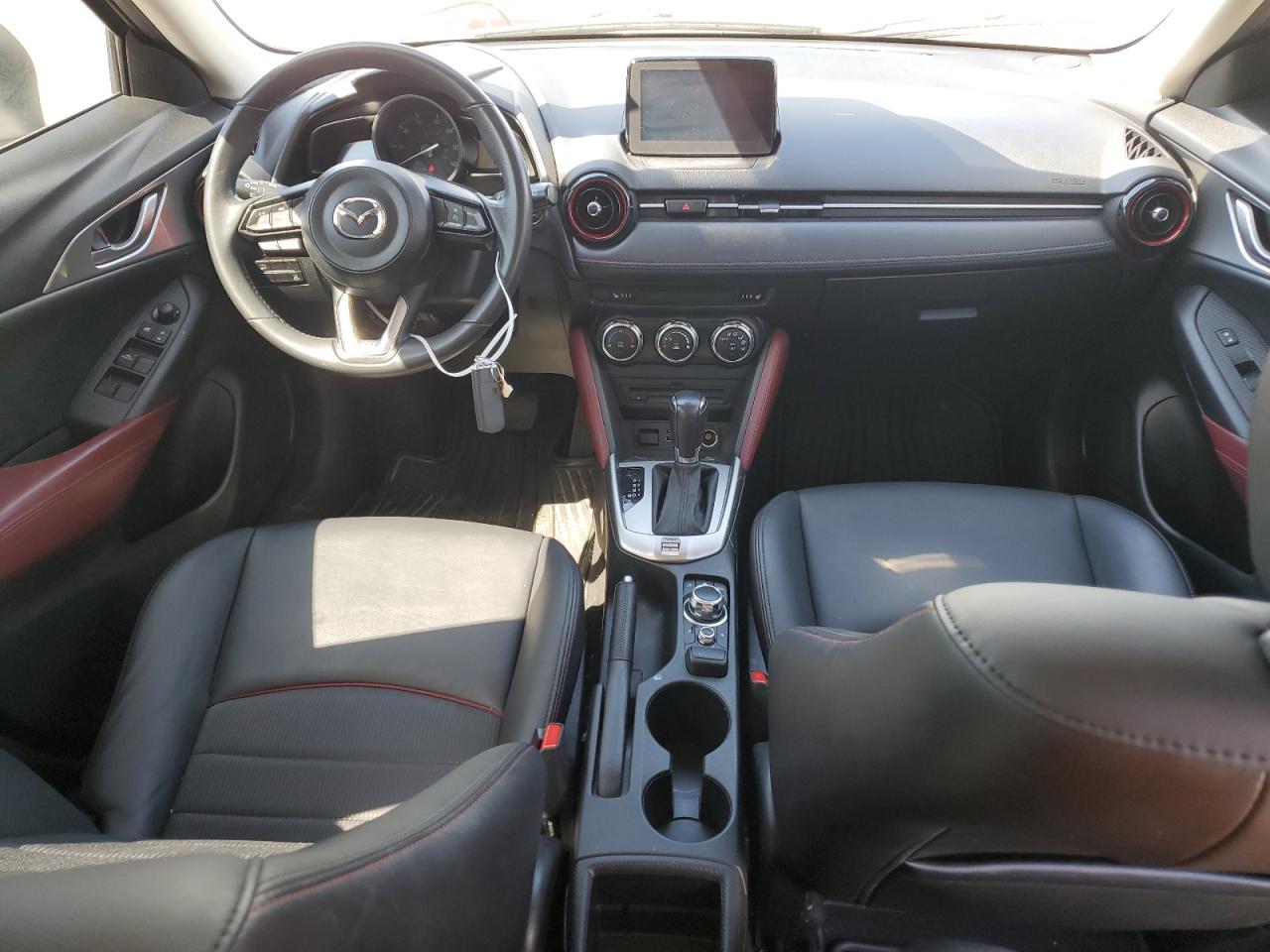 JM1DKDC77J0329355 2018 Mazda Cx-3 Touring