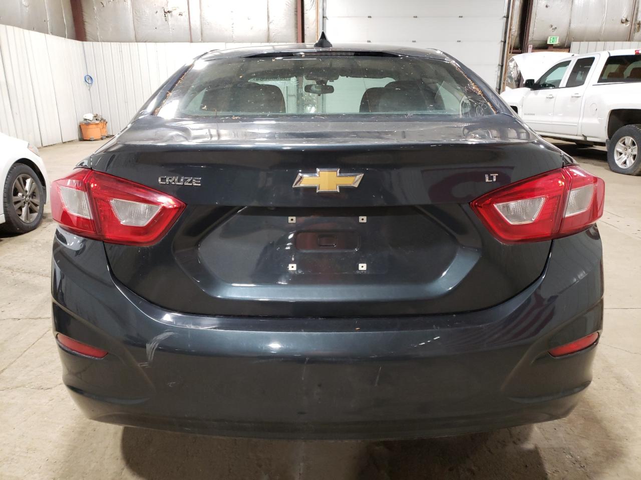 1G1BE5SM8J7164136 2018 Chevrolet Cruze Lt