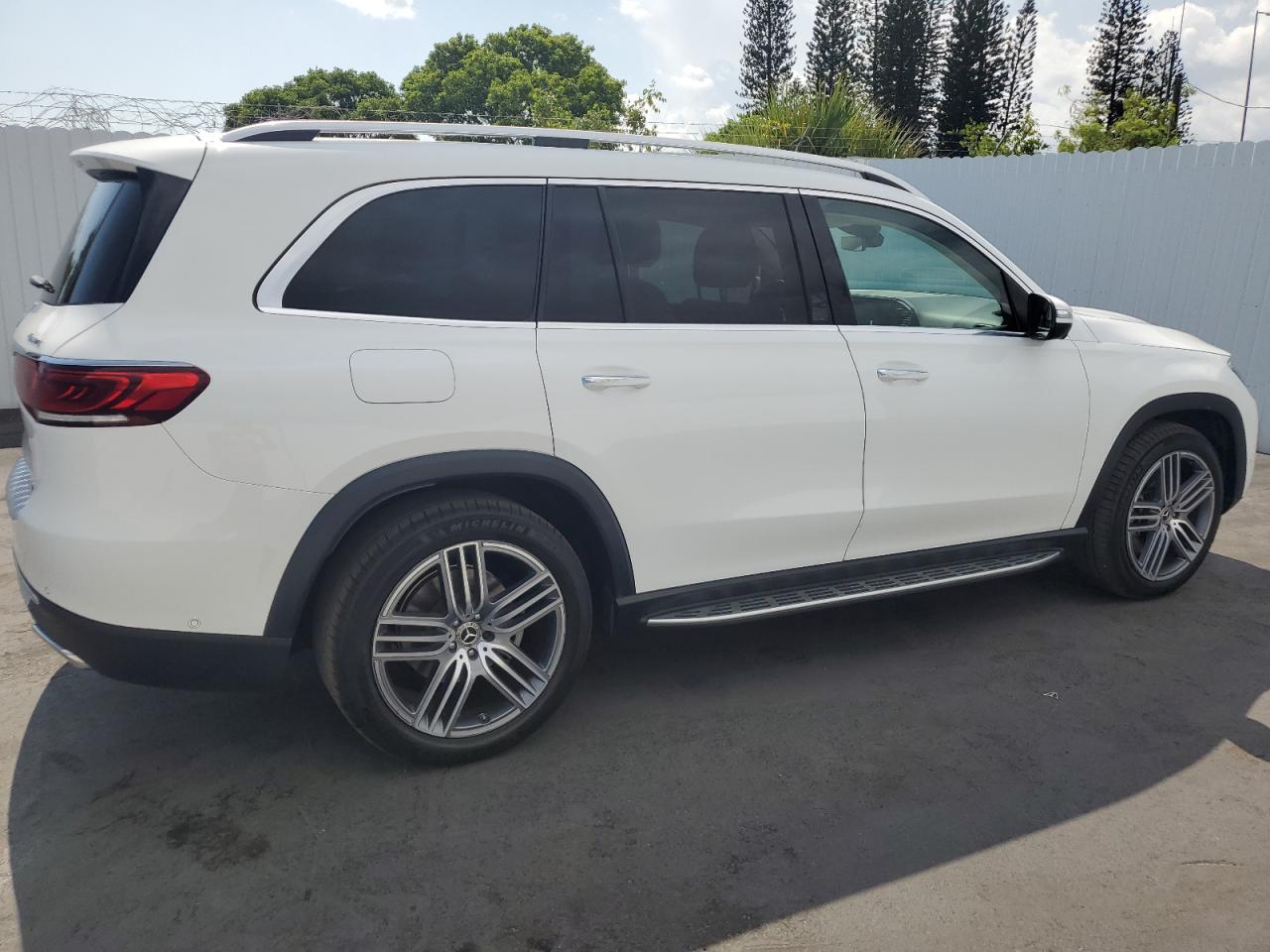 2022 Mercedes-Benz Gls 450 4Matic vin: 4JGFF5KE8NA728483