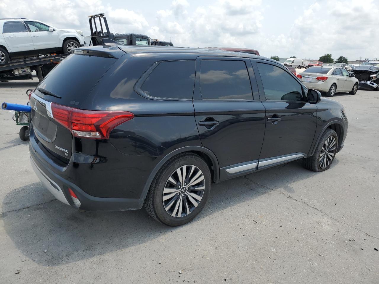 JA4AZ3A39KZ043653 2019 Mitsubishi Outlander Se