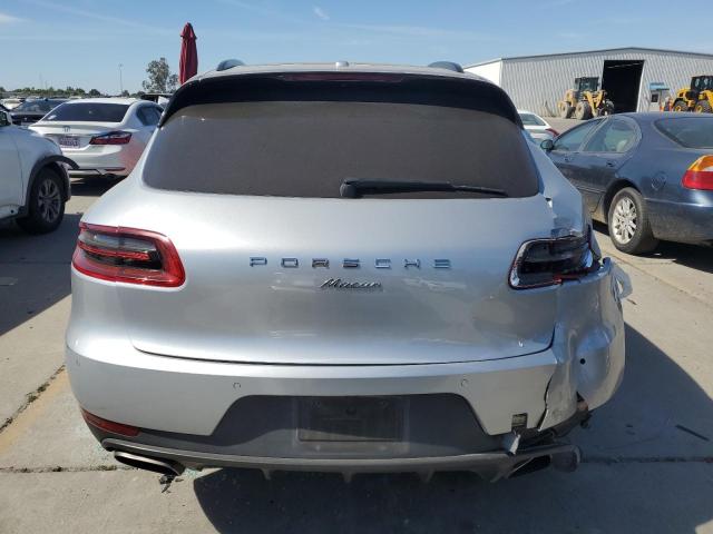 VIN WP1AA2A55JLB02626 2018 Porsche Macan no.6