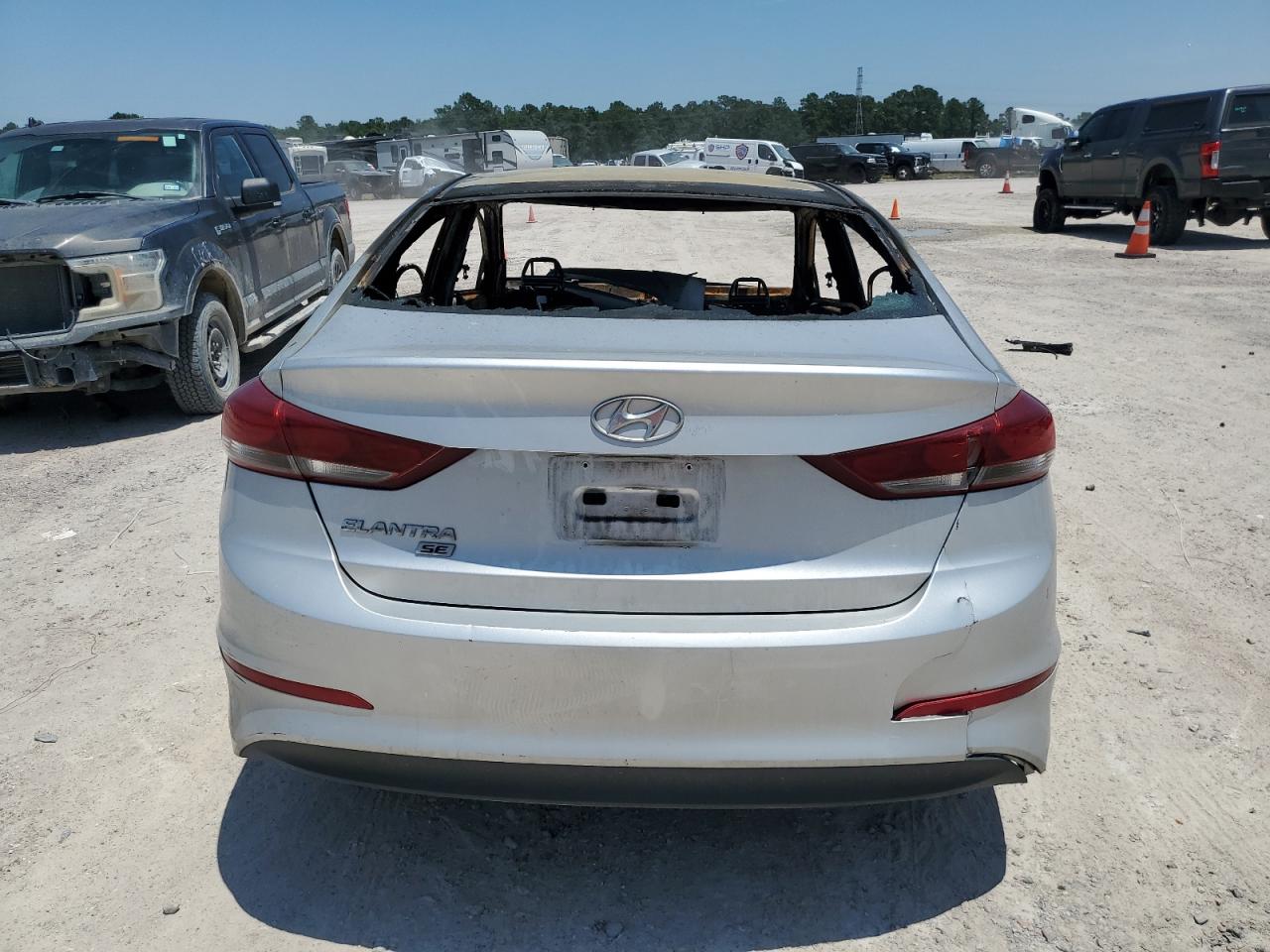 5NPD74LF6JH223104 2018 Hyundai Elantra Se