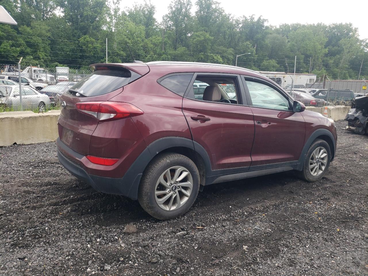 KM8J33A49GU229256 2016 Hyundai Tucson Limited