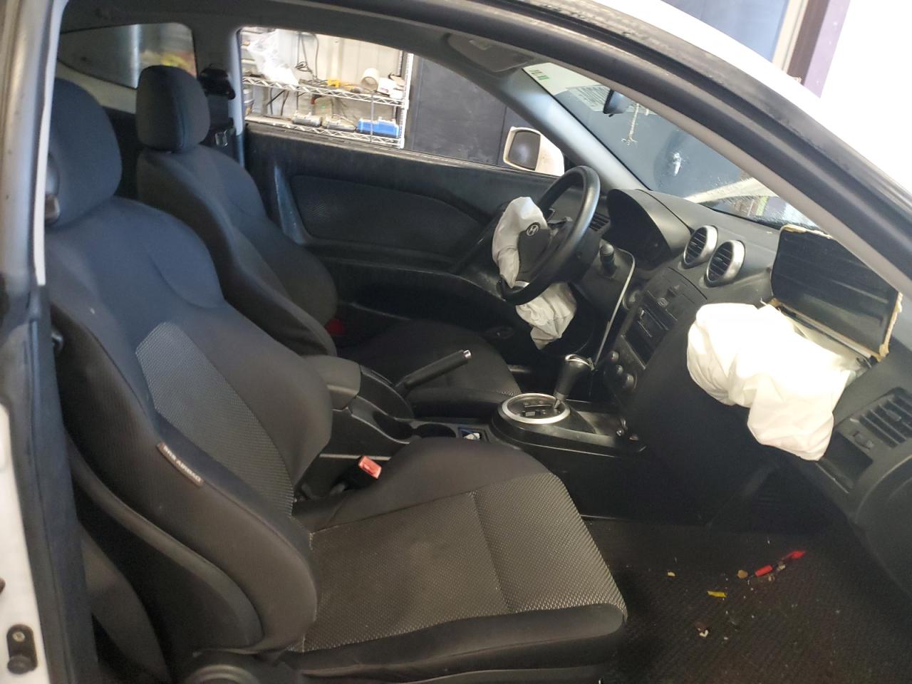 KMHHM65D55U161431 2005 Hyundai Tiburon