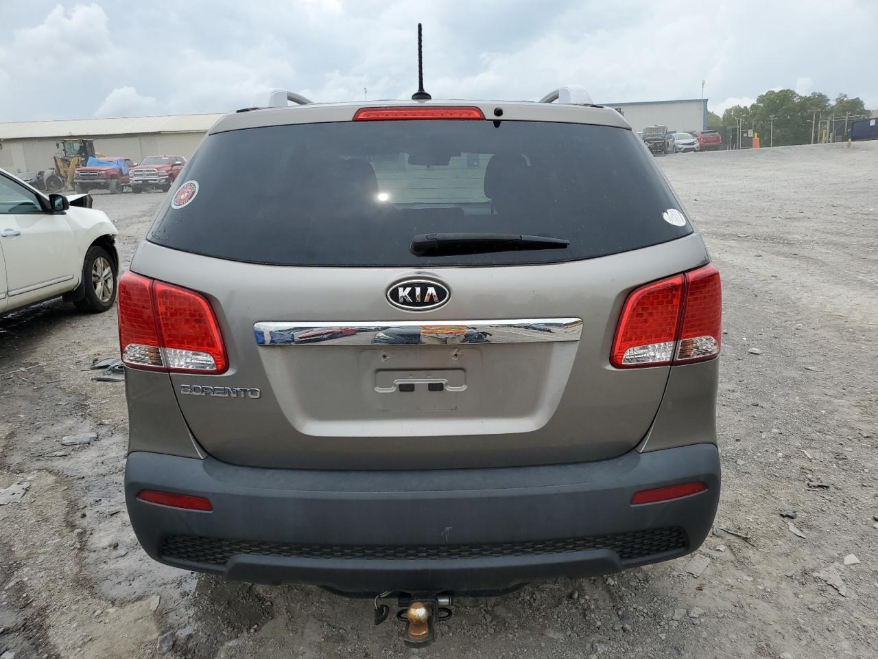 5XYKT4A29BG117628 2011 Kia Sorento Base