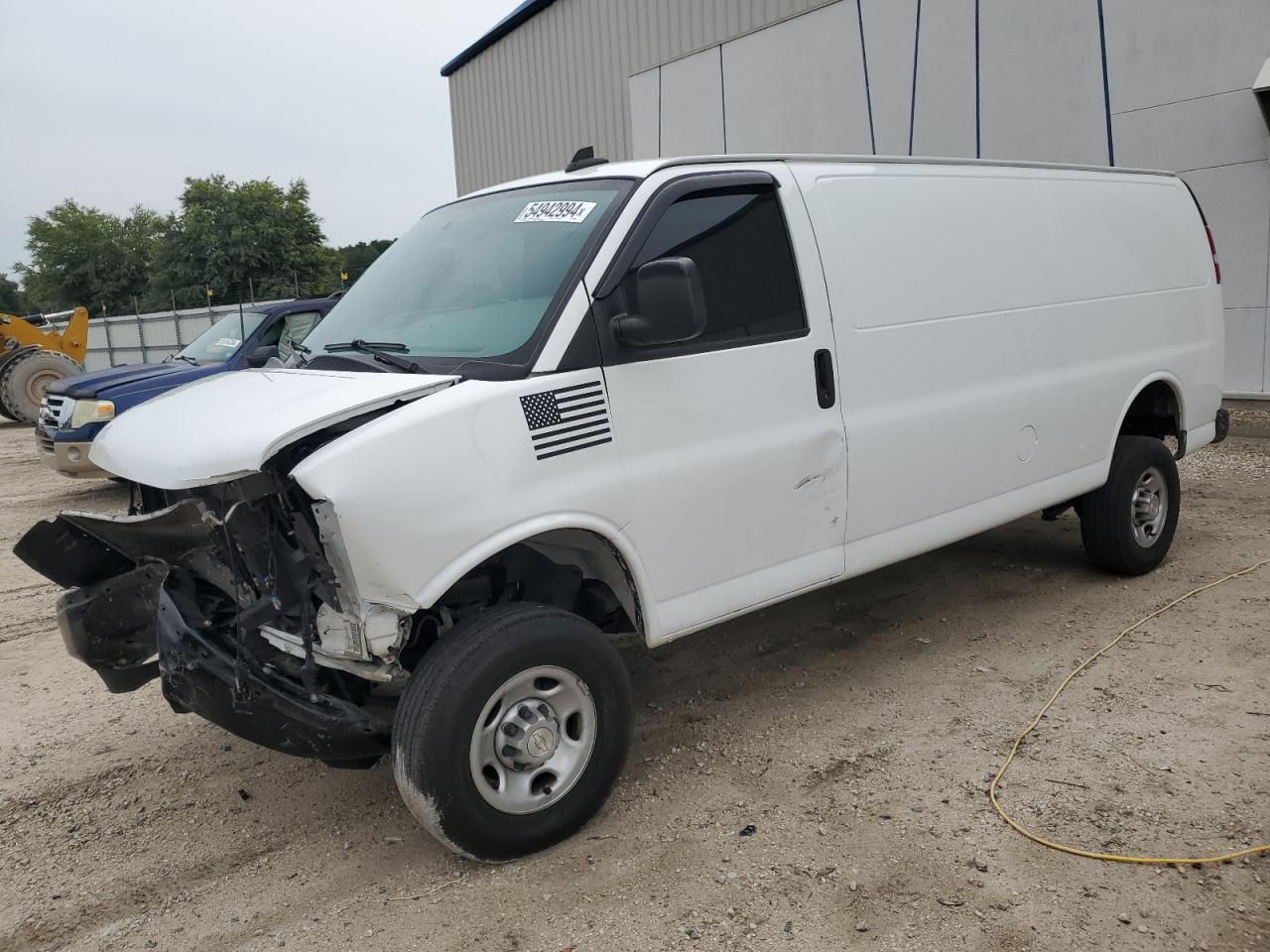 1GCWGBF72M1166607 2021 Chevrolet Express G2500