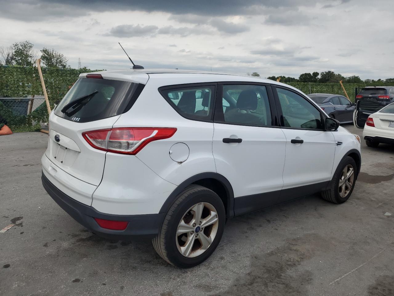 2015 Ford Escape S vin: 1FMCU0F76FUA34625