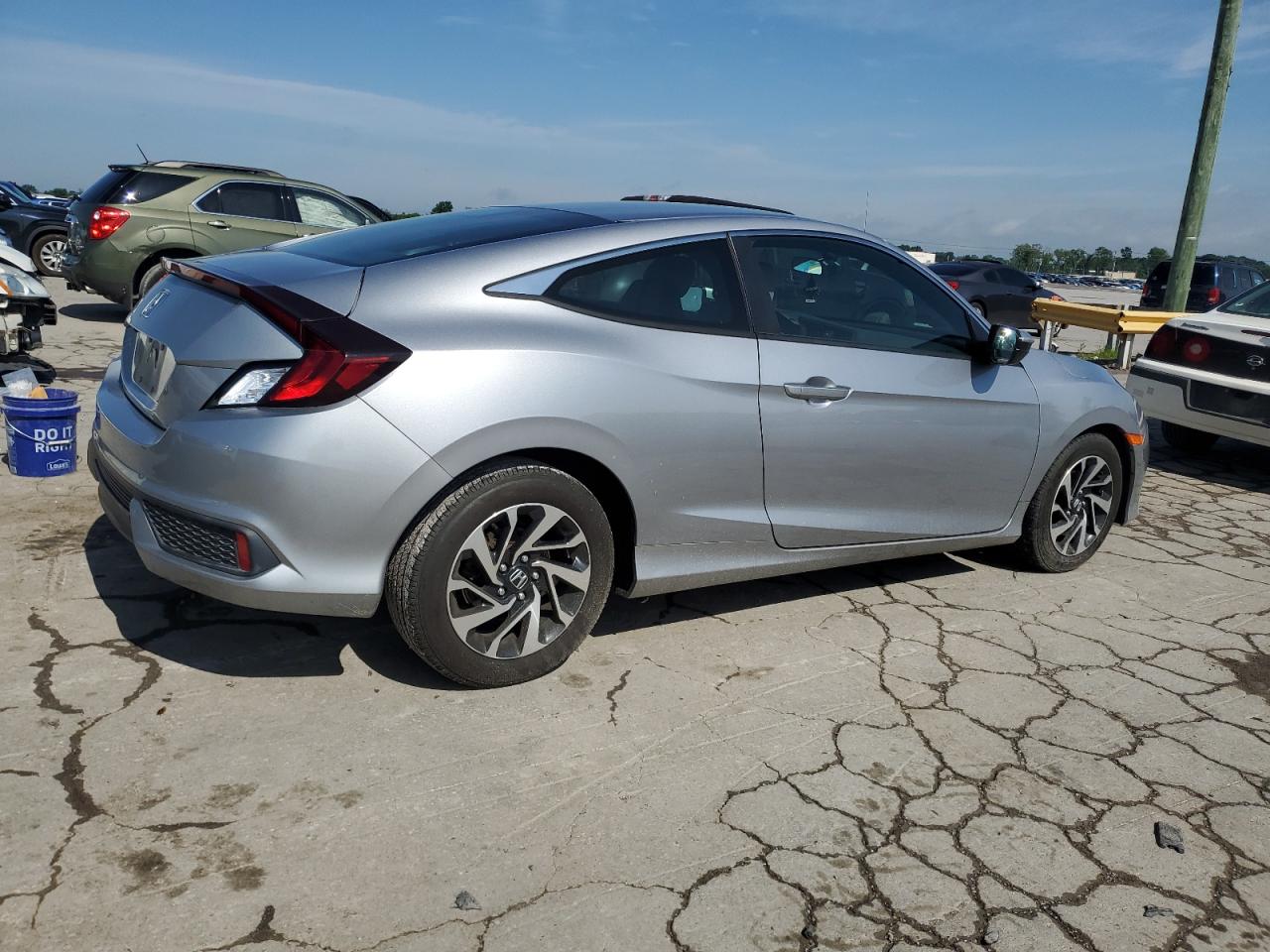 2018 Honda Civic Lx vin: 2HGFC4B50JH303120