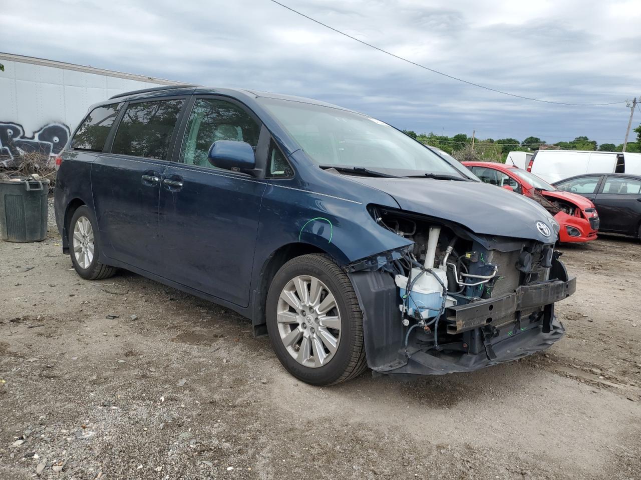 5TDYK3DC5BS129564 2011 Toyota Sienna Xle