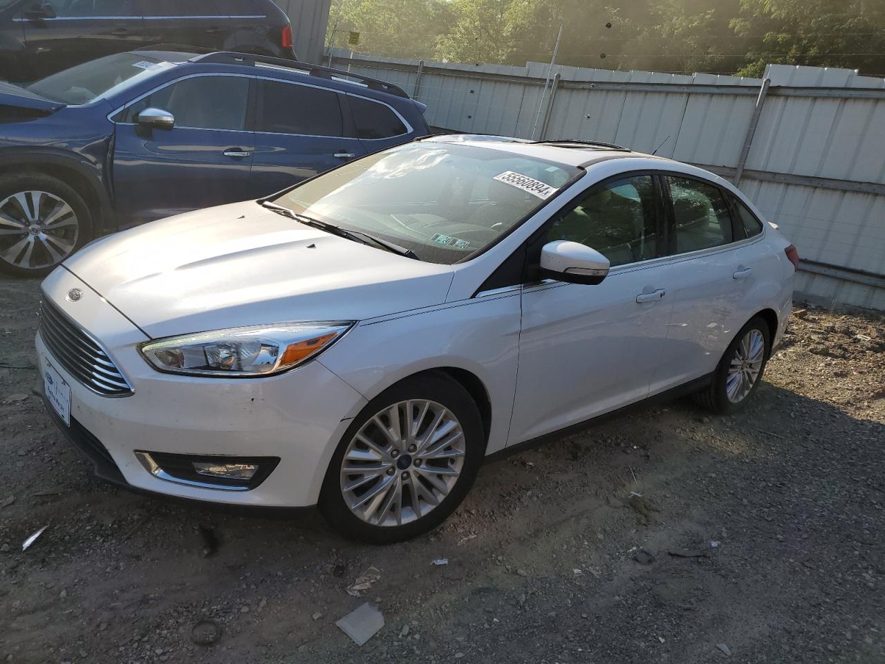 1FADP3J21JL323560 2018 Ford Focus Titanium