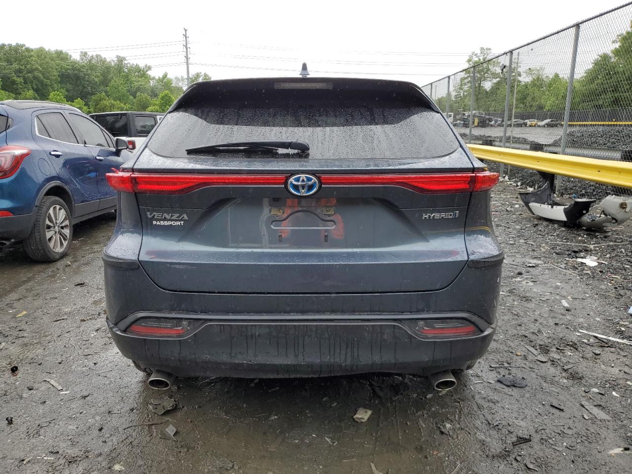 JTEAAAAH4NJ089760 2022 Toyota Venza Le