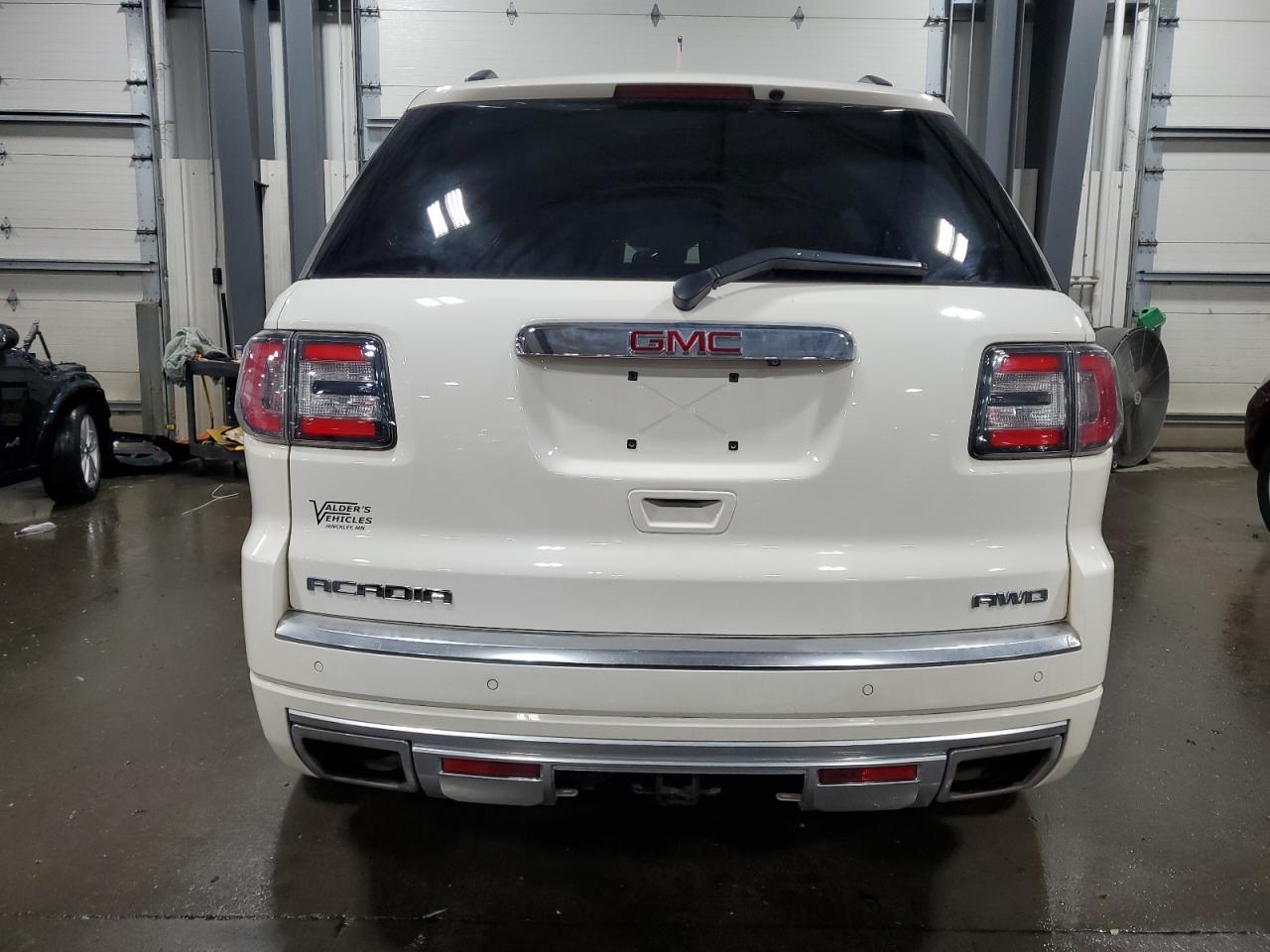 2014 GMC Acadia Denali vin: 1GKKVTKD0EJ370558