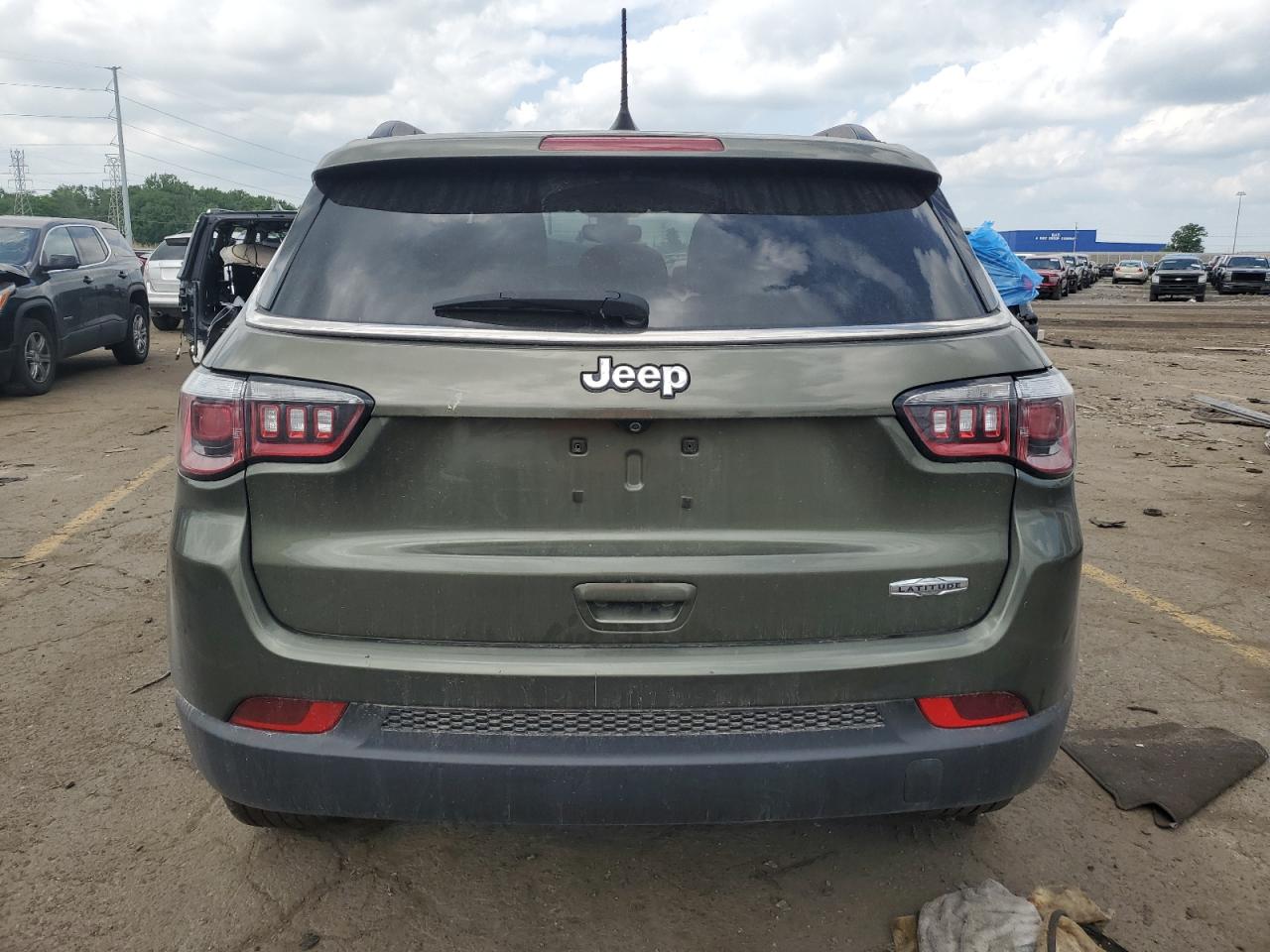 3C4NJCBB0KT676909 2019 Jeep Compass Latitude