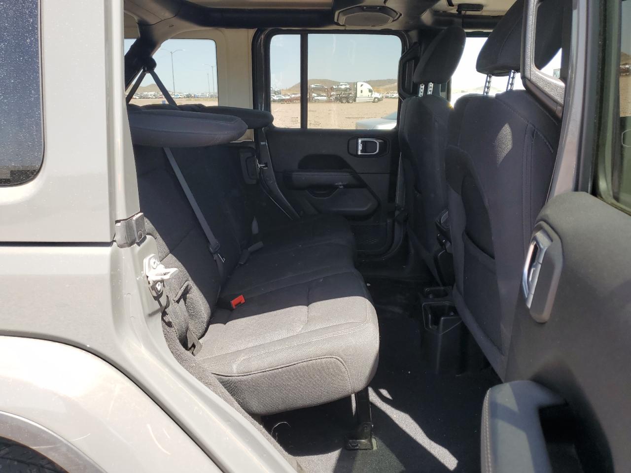 1C4HJXEN2MW517820 2021 Jeep Wrangler Unlimited Sahara