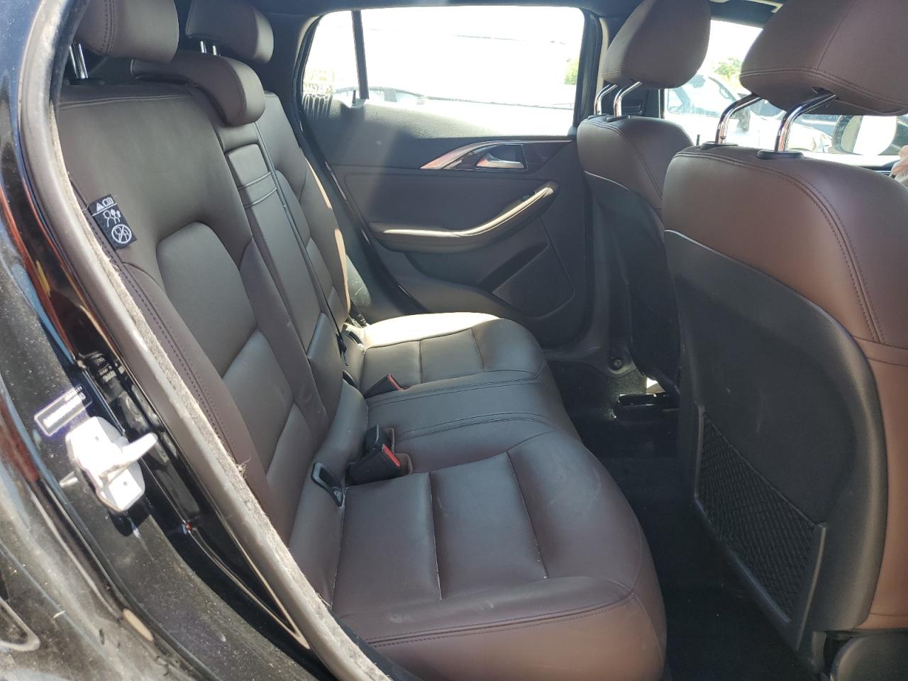 SJKCH5CR3JA045343 2018 Infiniti Qx30 Base