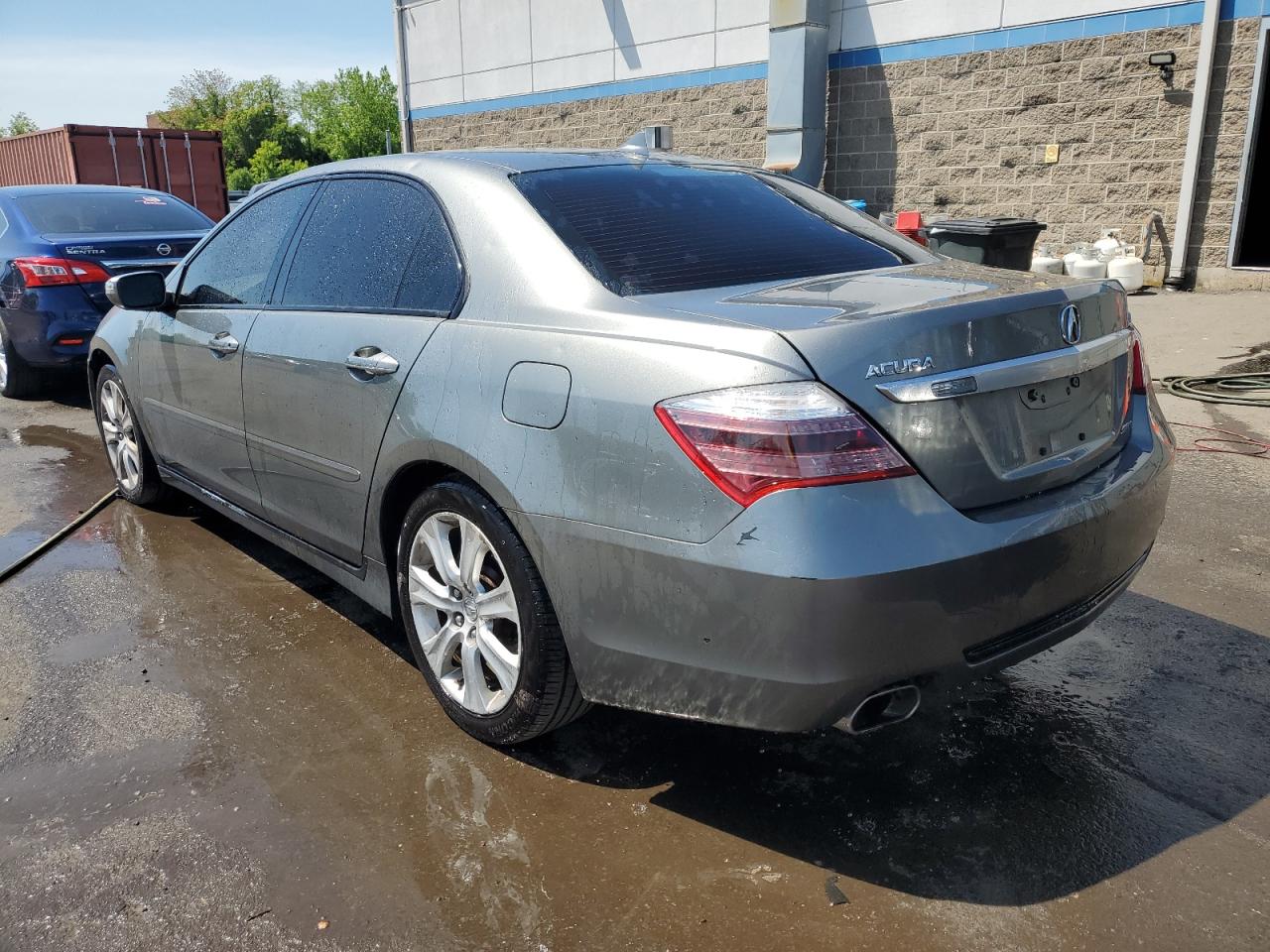 JH4KB2F64AC000463 2010 Acura Rl