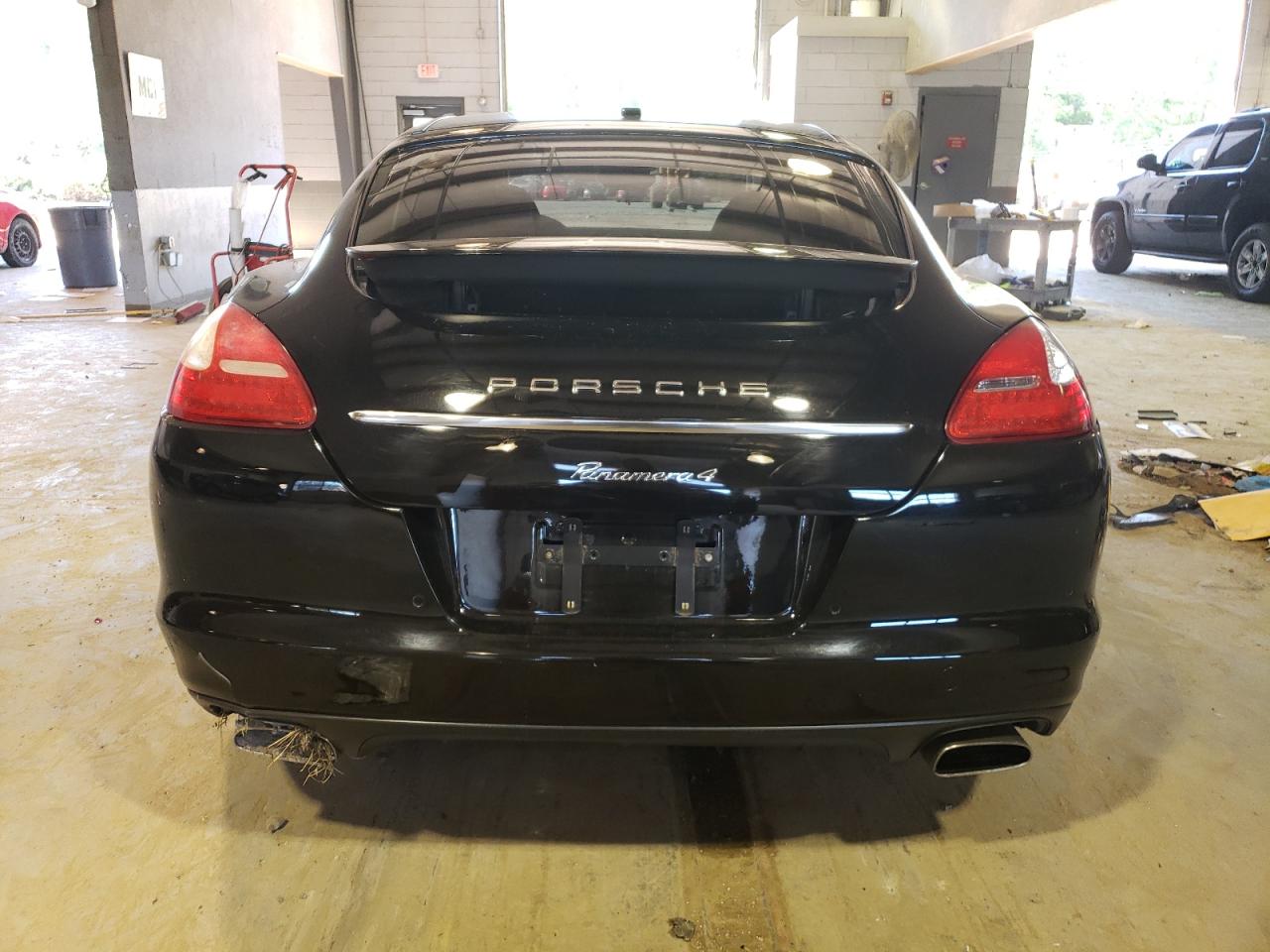 WP0AA2A75BL010999 2011 Porsche Panamera 2