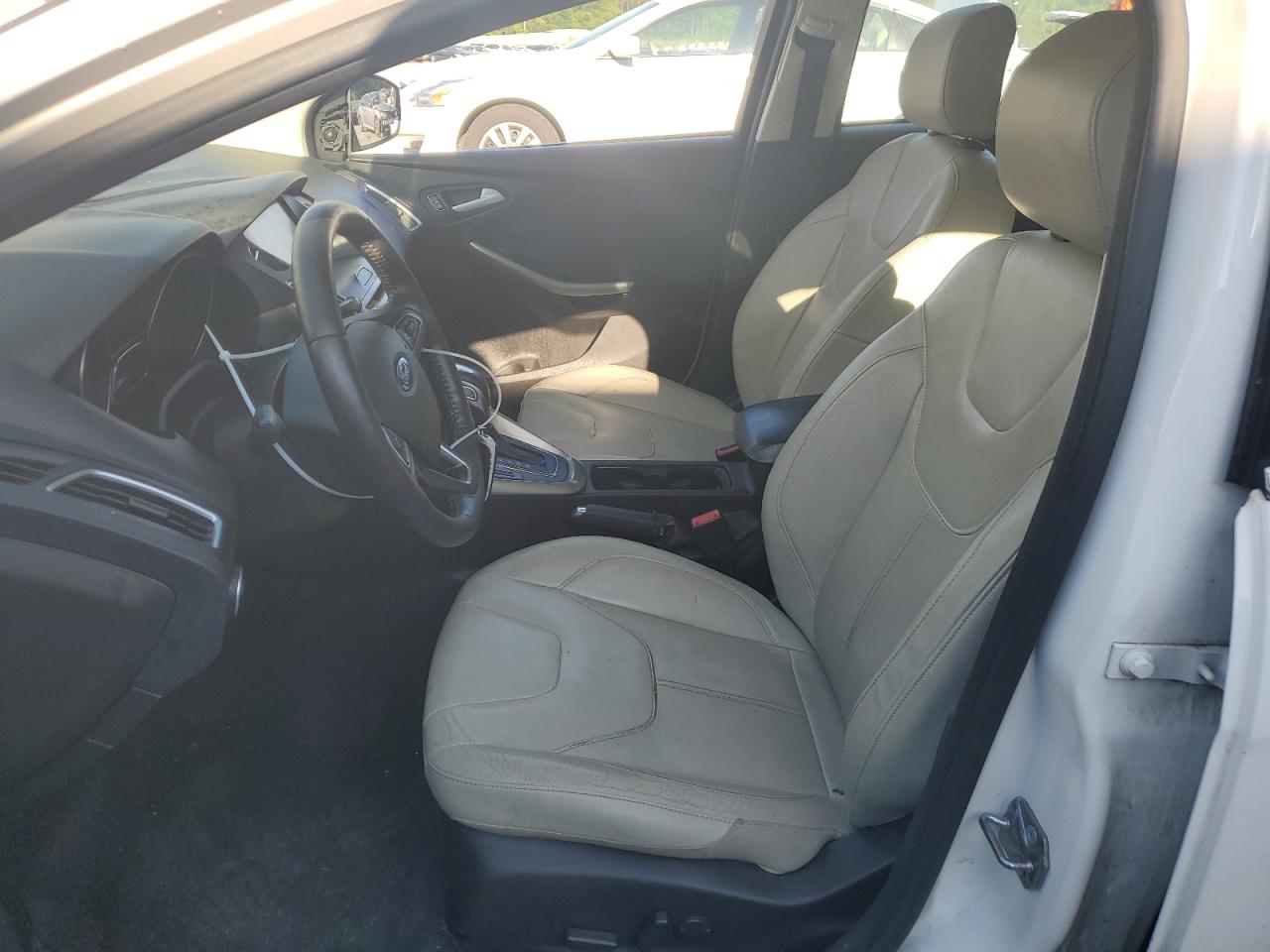 1FADP3N23FL338529 2015 Ford Focus Titanium