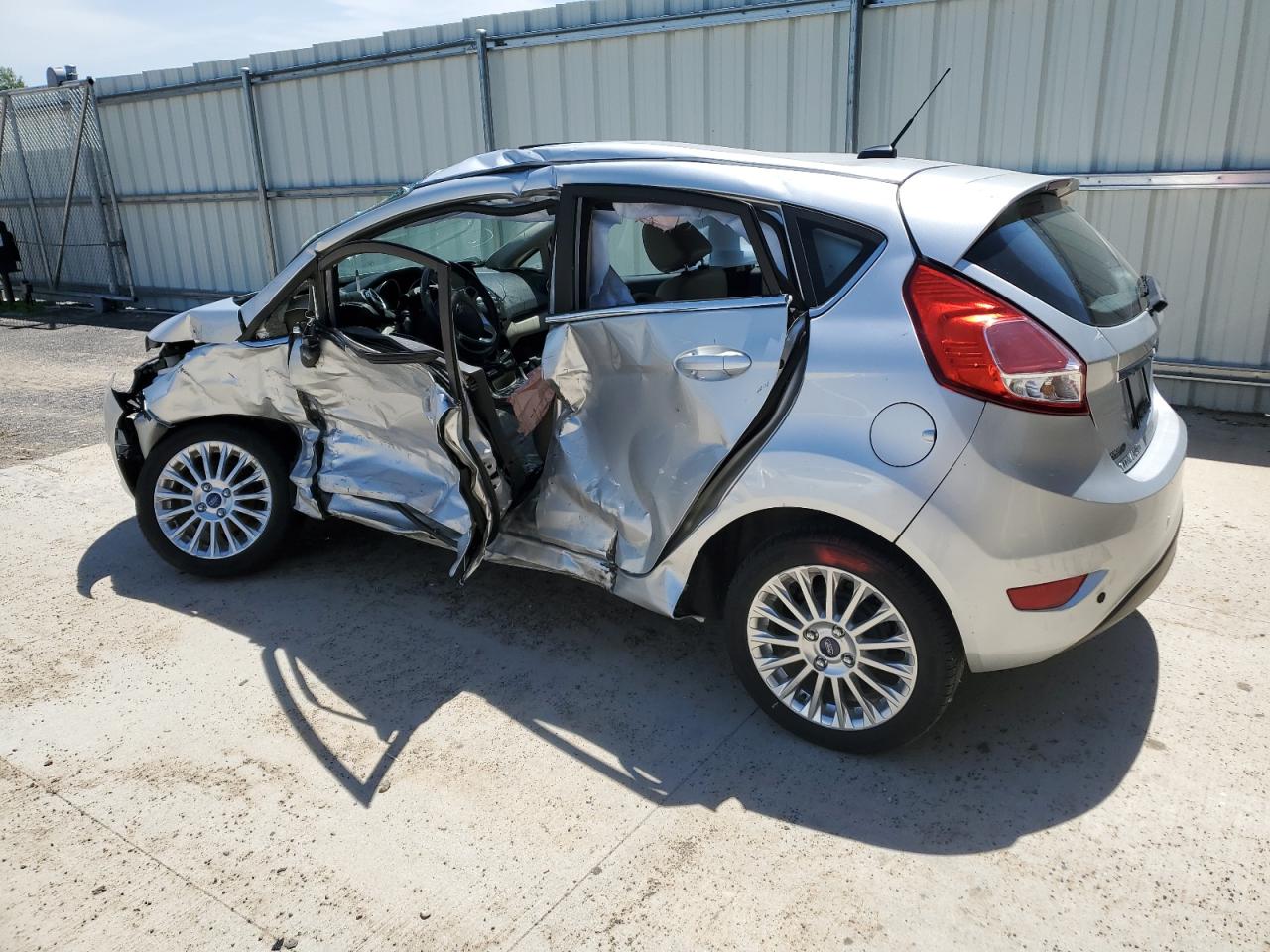 3FADP4FJ5FM108517 2015 Ford Fiesta Titanium