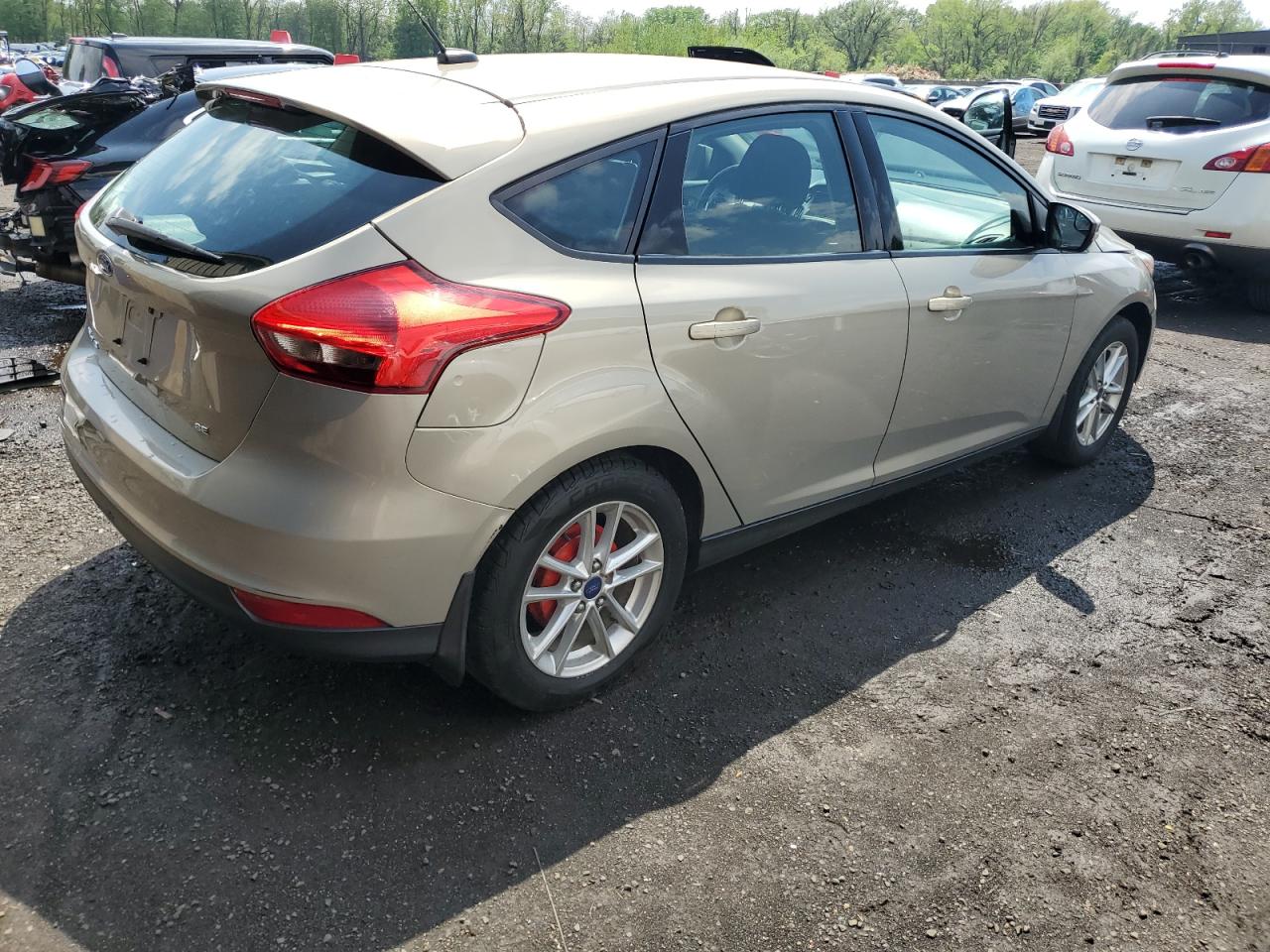 2016 Ford Focus Se vin: 1FADP3K24GL217224