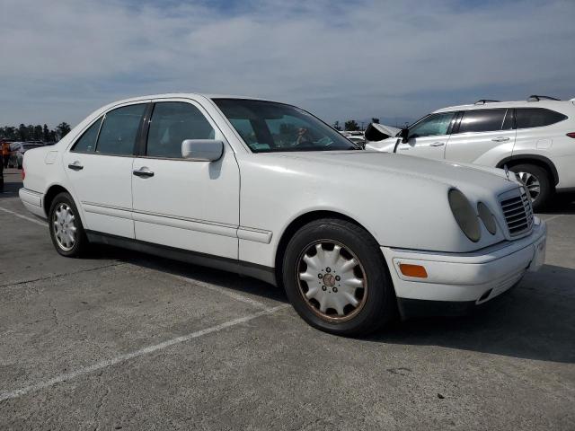 WDBJF65F6WA702179 1998 Mercedes-Benz E 320