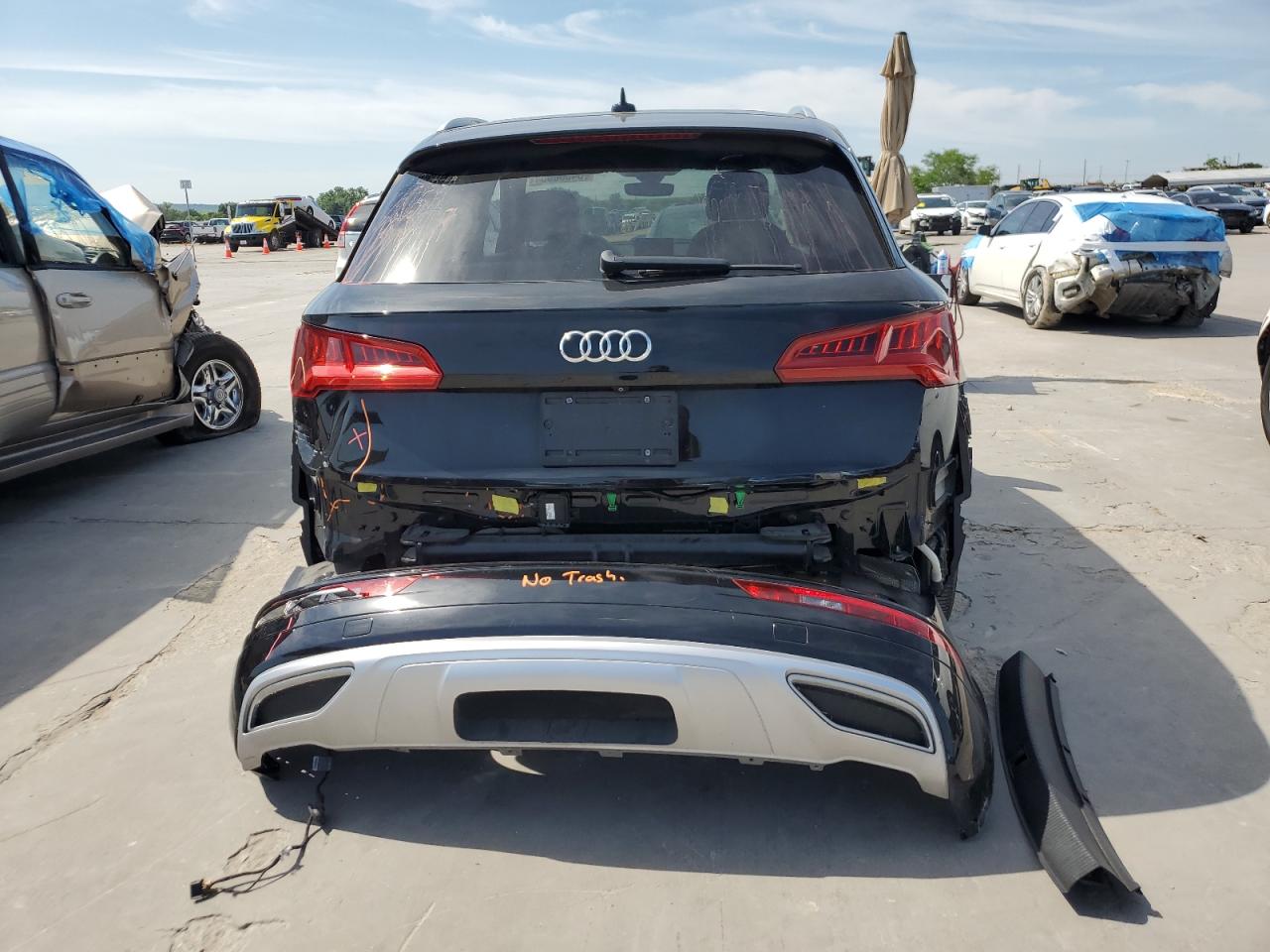 WA1ANAFY0J2025425 2018 Audi Q5 Premium