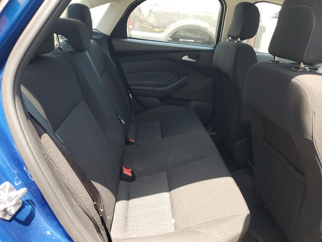 1FADP3FE9JL307822 2018 Ford Focus Se