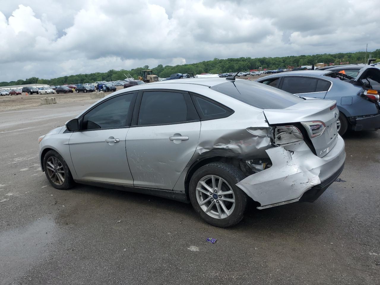 2016 Ford Focus Se vin: 1FADP3F23GL247521