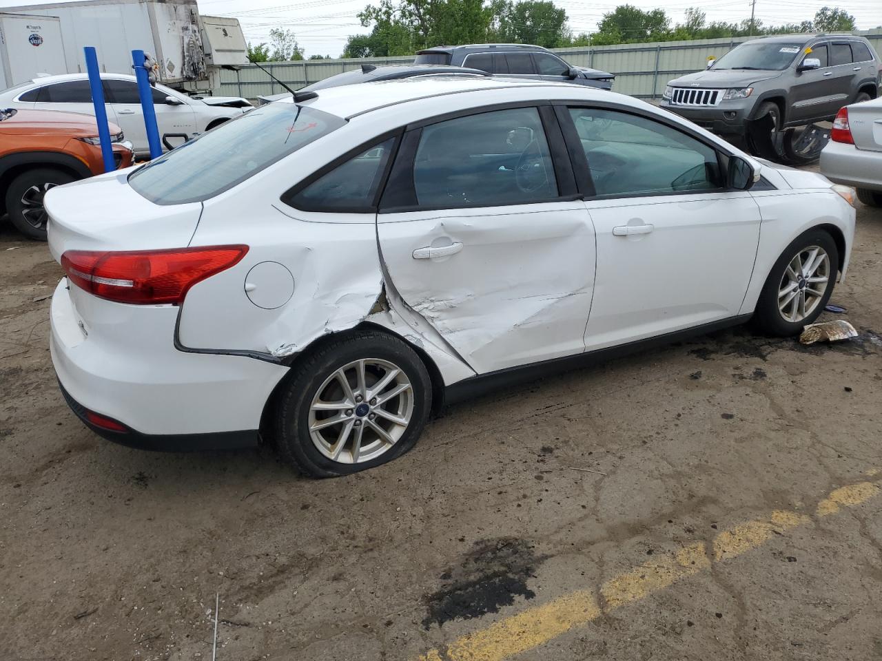 1FADP3F22FL384187 2015 Ford Focus Se