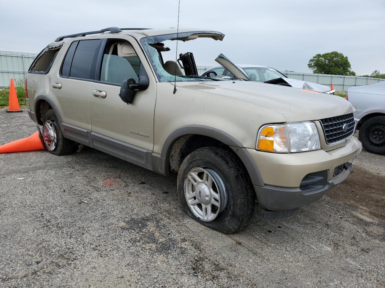 1FMZU73E72UA17672 2002 Ford Explorer Xlt