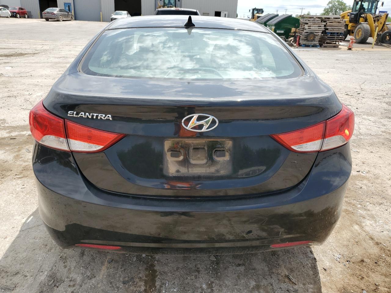 KMHDH4AE5DU551806 2013 Hyundai Elantra Gls