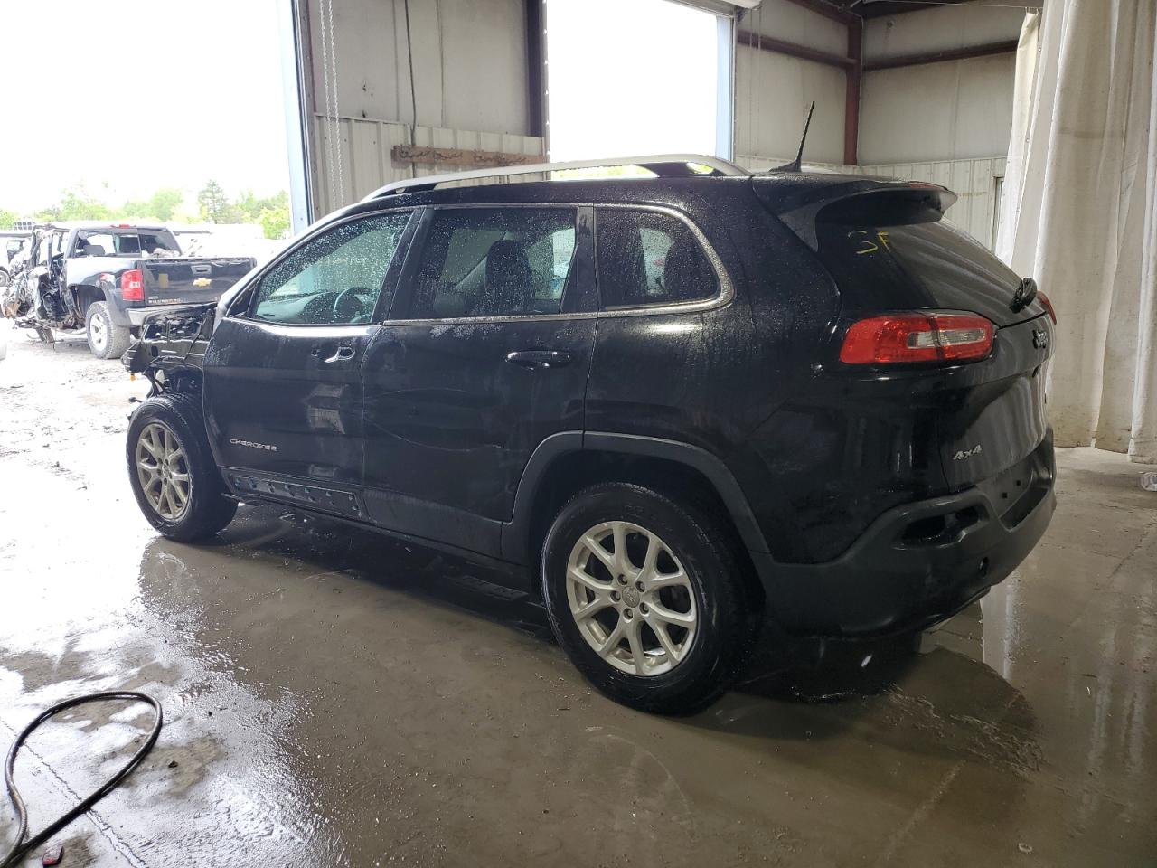 2017 Jeep Cherokee Latitude vin: 1C4PJMCS9HW575528