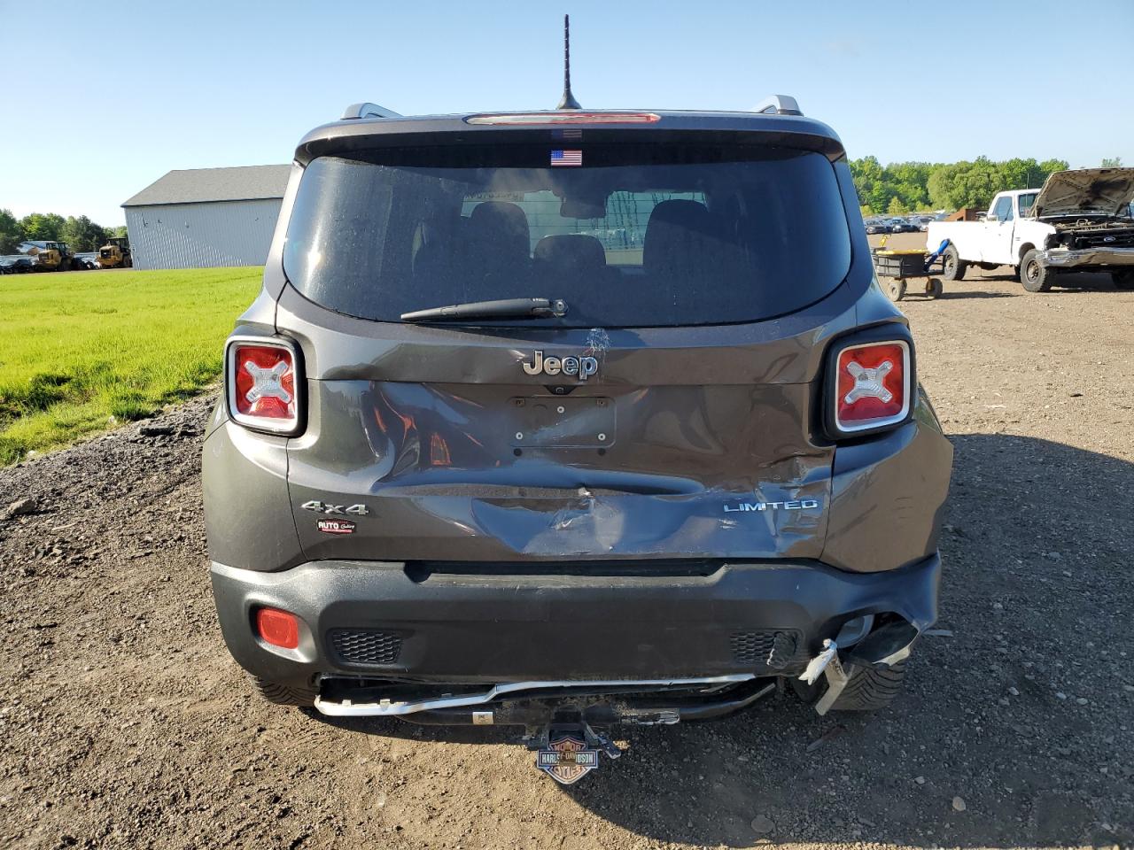 2016 Jeep Renegade Limited vin: ZACCJBDT5GPD34779