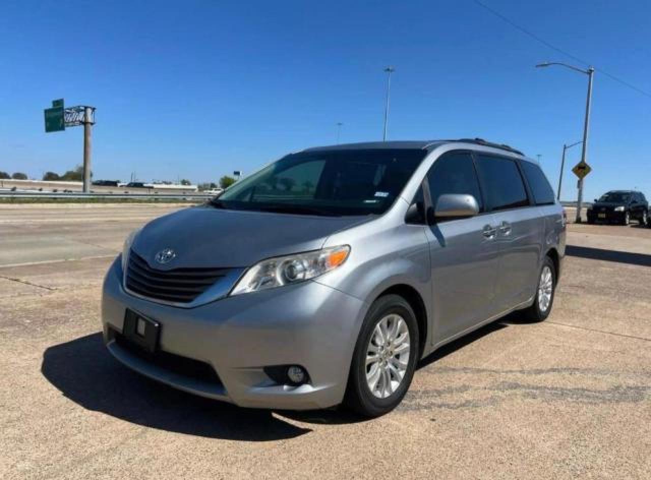 5TDYK3DC3DS320175 2013 Toyota Sienna Xle