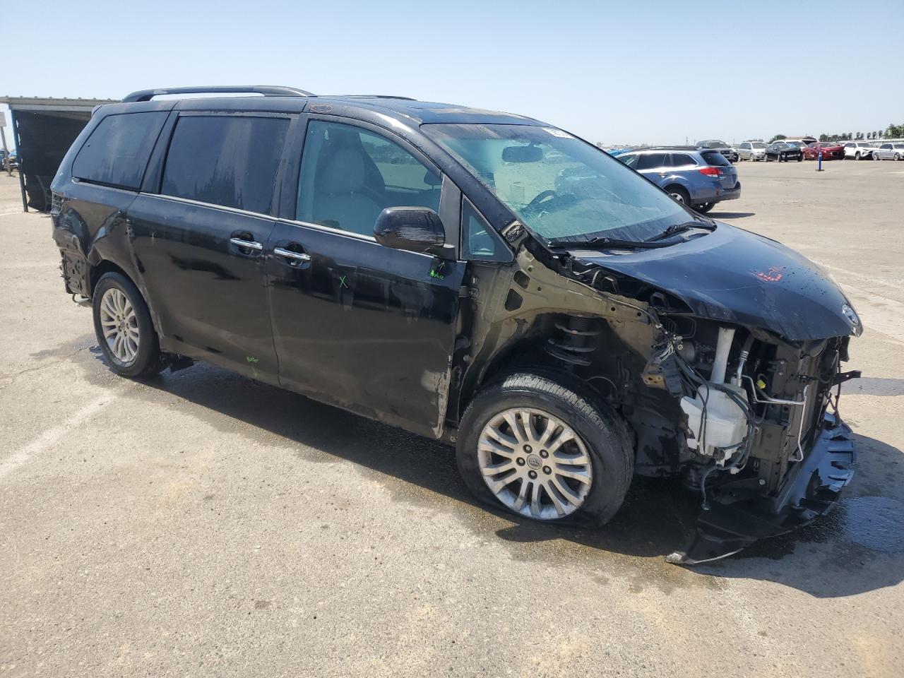 5TDYZ3DC2HS846895 2017 Toyota Sienna Xle