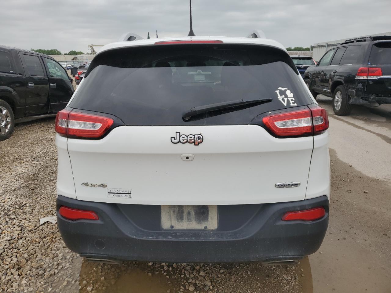 1C4PJMCS5GW335486 2016 Jeep Cherokee Latitude