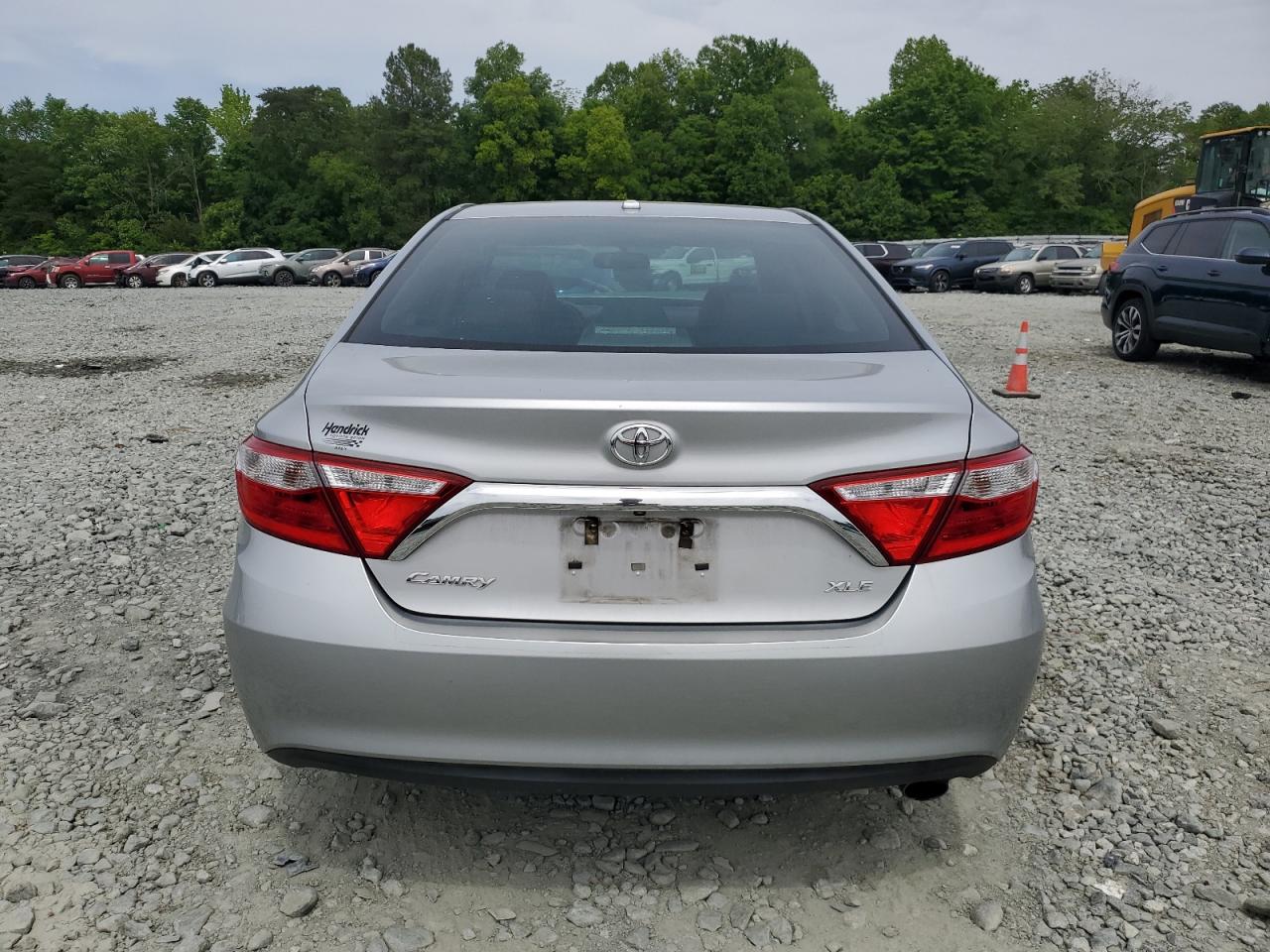 4T1BF1FK5FU996124 2015 Toyota Camry Le