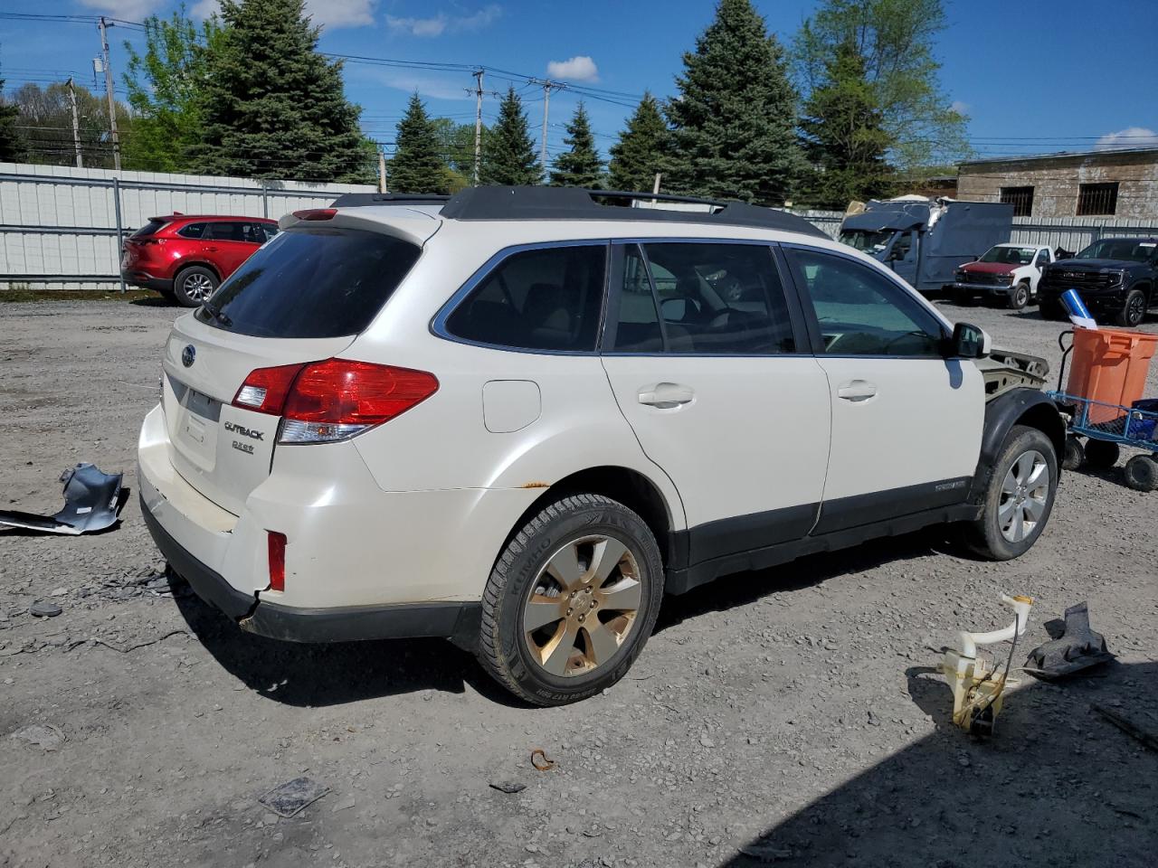 4S4BRBGC8C3270697 2012 Subaru Outback 2.5I Premium