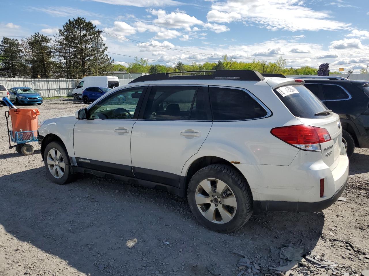 4S4BRBGC8C3270697 2012 Subaru Outback 2.5I Premium