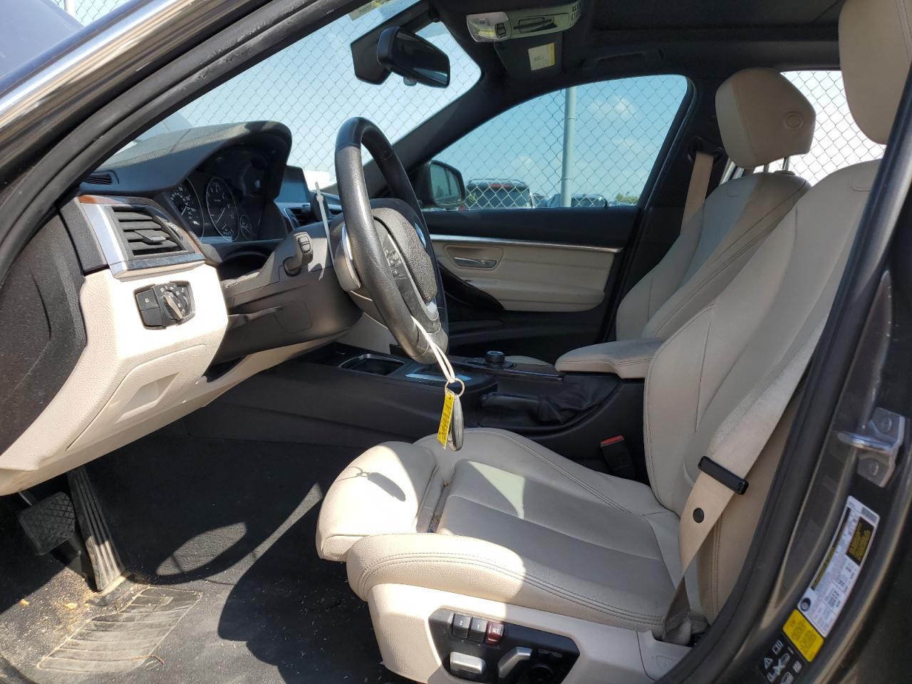 WBA8K3C51HK679392 2017 BMW 330 Xi