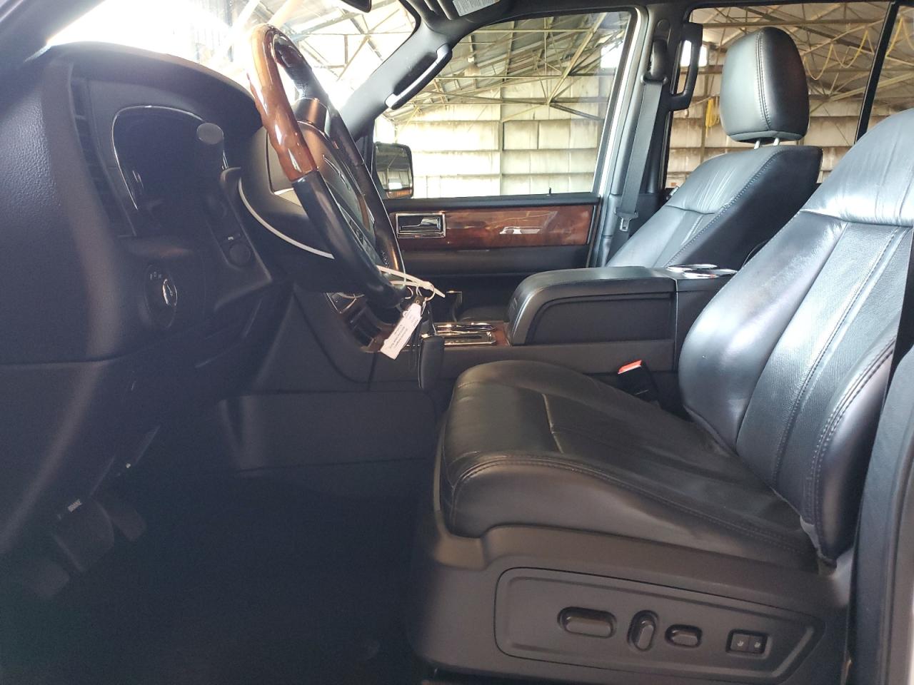 5LMJJ3HT2FEJ03152 2015 Lincoln Navigator L