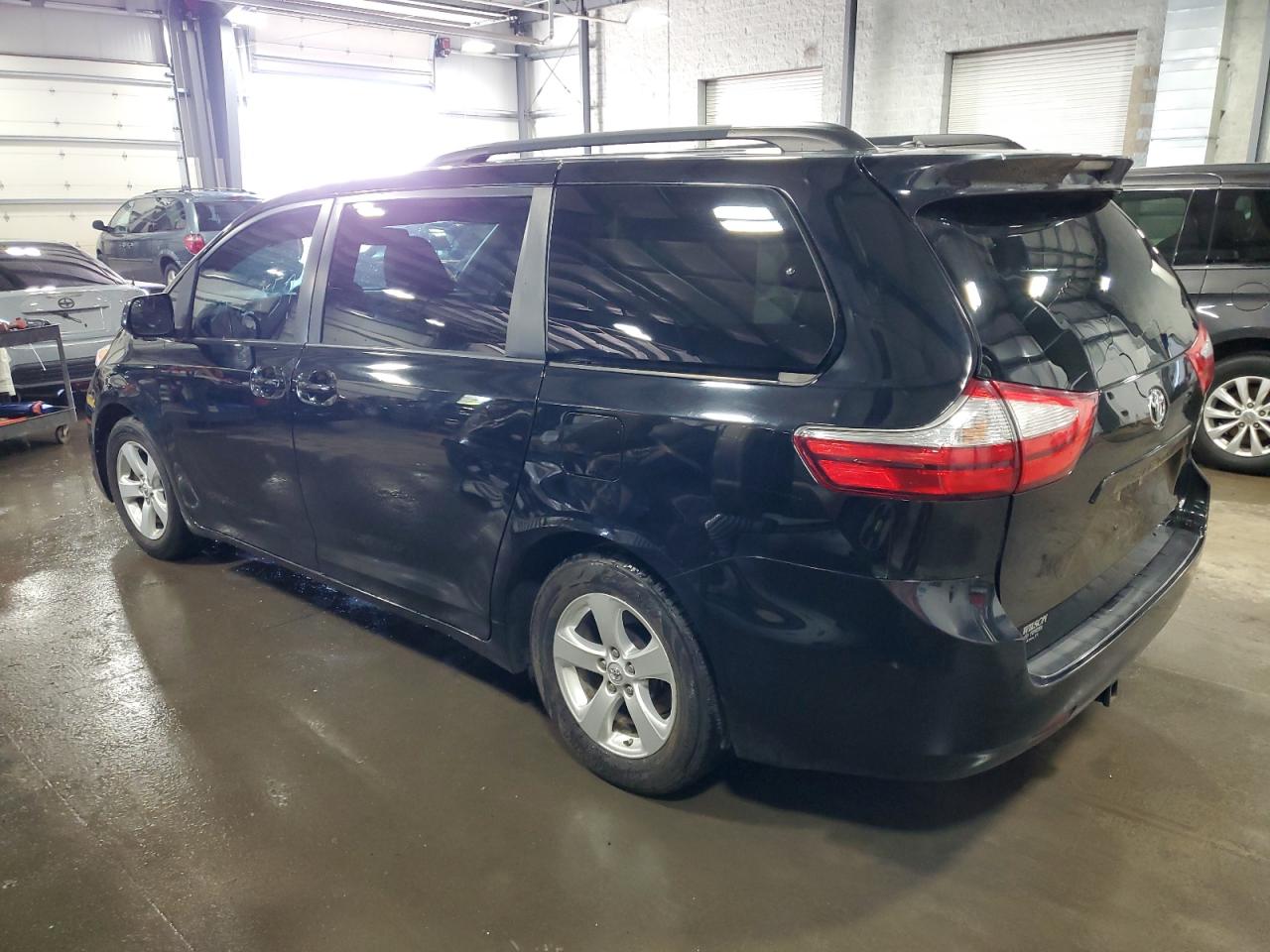 2015 Toyota Sienna Le vin: 5TDKK3DC4FS602866