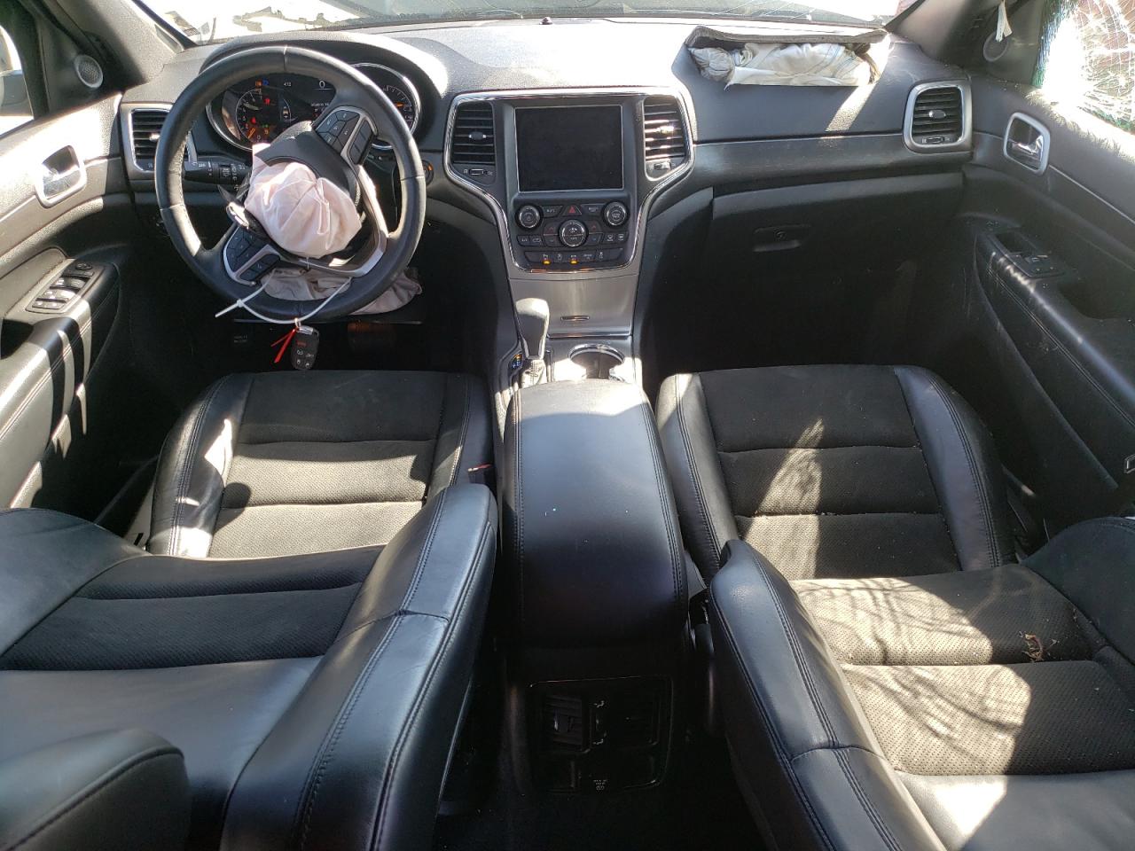 1C4RJFAG5JC487120 2018 Jeep Grand Cherokee Laredo